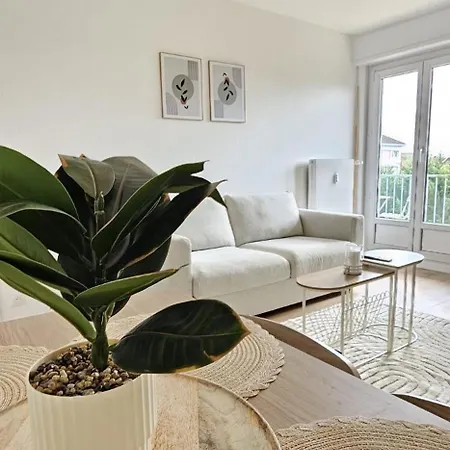 Luxury & Comfort With Private Parking Apartamento