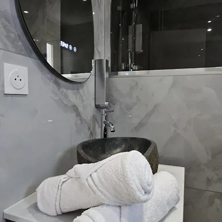 Apartamento Luxury & Comfort With Private Parking *